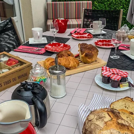 Les D'hotes Du Faubourg Bed & Breakfast