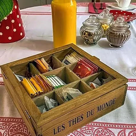 Les D'hotes Du Faubourg Bed & Breakfast