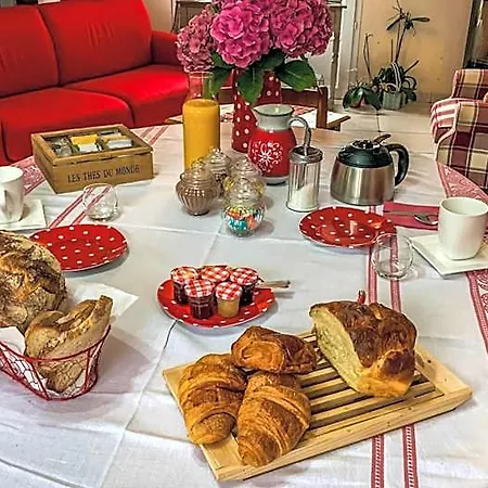 Les D'hotes Du Faubourg Bed & Breakfast